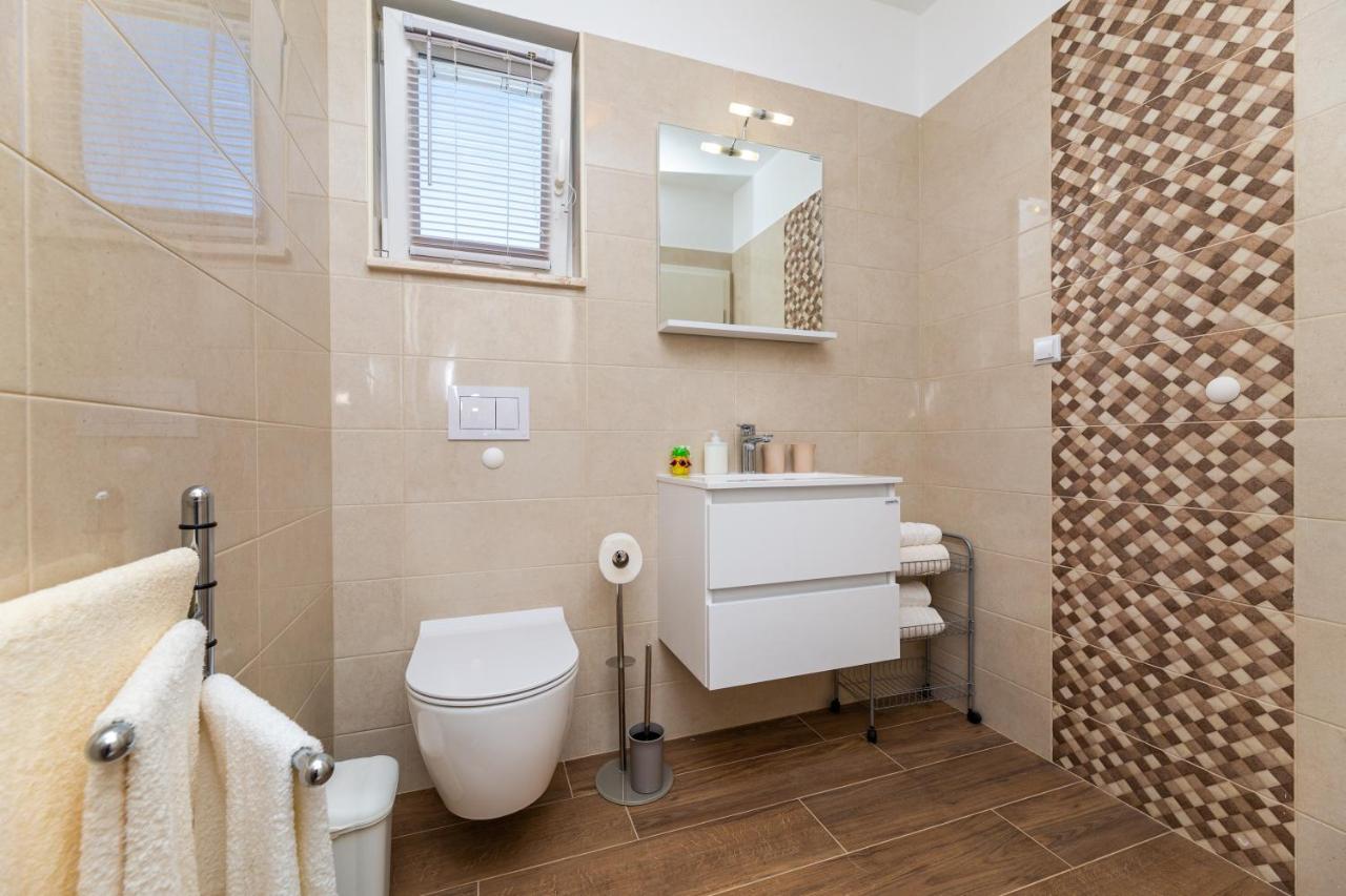 Apartment Nada 1 Malinska Exteriér fotografie