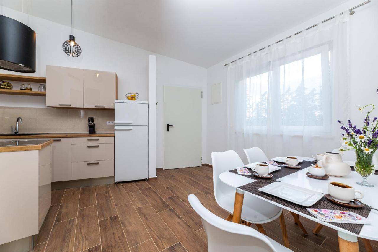 Apartment Nada 1 Malinska Exteriér fotografie